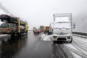 Bolu Dağı'nda ulaşıma kar engeli!