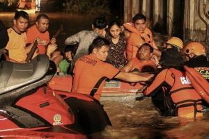 Filipinler'de tropikal kasırga: 90 &ouml;l&uuml;