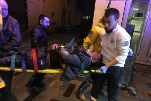 Hesaba kızdı, havaya ateş a&ccedil;tı, &ccedil;ukura d&uuml;şt&uuml;