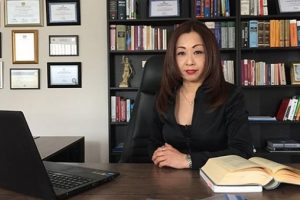 Japon avukata emlak&ccedil;ı bı&ccedil;ak &ccedil;ekti, hayatı değişti!
