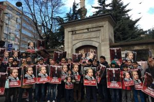 İsrail askerlerince tutuklanan iki &ccedil;ocuk i&ccedil;in sessiz eylem