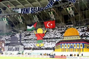 Konya'da Kud&uuml;s koreografisi