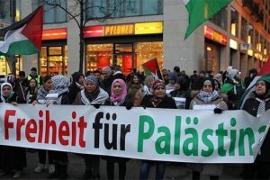 Berlin'de Kud&uuml;s protestosu