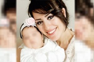 &Ouml;ğretmen Ayşe &Ccedil;elik 2 aylık kızıyla cezaevine girecek