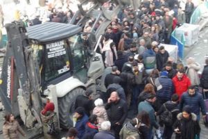 Taksim'de insan seli!