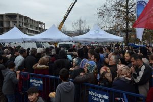 4 ton hamsi festivalde dağıtıldı