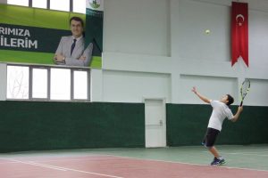 Bursa'da Ertuğrul Sağlam'da tenis fırtınası