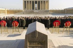 İsmet İn&ouml;n&uuml; vefatının 44. yılında anıldı