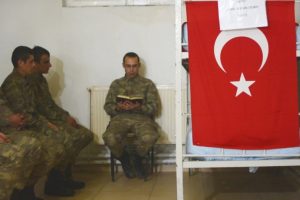 Askerlerin &ccedil;ektiği kısa film hadis yarışmasında birinci oldu