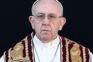 Papa: D&uuml;nyada savaş r&uuml;zg&acirc;rları esiyor