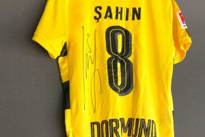 Nuri Şahin, imzalı formasını g&ouml;nderecek