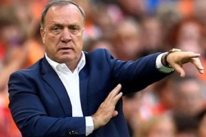 Dick Advocaat'tan s&uuml;rpriz imza!