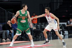 Anadolu Efes evinde kaybetti