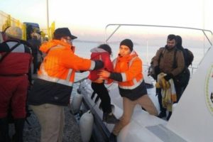 &Ccedil;anakkale'de 83 ka&ccedil;ak g&ouml;&ccedil;men olayında 3 tutuklama