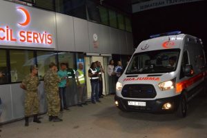 Manisa'da 10 asker hastanelik oldu