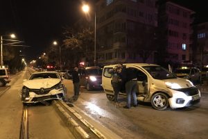 Bursa'da trafik kazasında 2 kişi yaralandı!