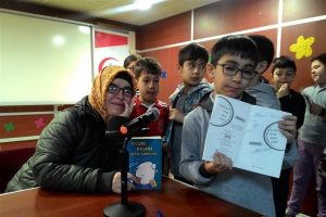 &Ouml;ğretmen, &ouml;ğrenci ve veliler &uuml;nl&uuml; yazarlarla buluşmaya devam ediyor