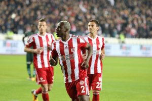 Sivasspor'un vazge&ccedil;ilmezi Arouna Kone oldu