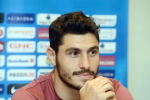 &Ouml;zer Hurmacı'dan profesyonel futbolculara &ccedil;ağrı