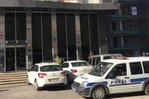 Adana'da otelde sohbet toplantılarına katılmış