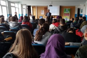 Bursa Yıldırımlı &ouml;ğrencilere kişisel gelişim semineri