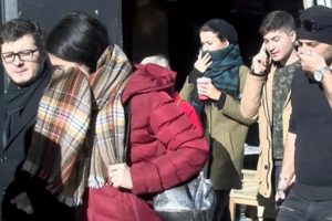İstanbul İstiklal Caddesi'nde bug&uuml;n herkes burnunu kapattı