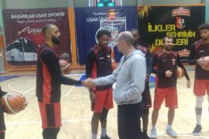 Muratbey Uşak'ta Aziz Bekir ilk antrenmanında