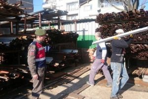 Tekirdağ'da 8 tonluk elektrik direği &ccedil;alındı