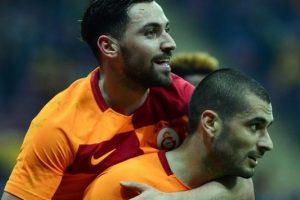 Galatasaray tur kapısını araladı