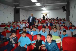 Minik &ouml;ğrenciler sinemayla tanışıyor