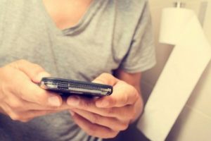 Cep telefonuna g&uuml;nde 2617 kez dokunuyoruz