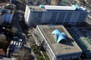İstanbul'un b&uuml;t&ccedil;esi 18 bakanlığı solladı