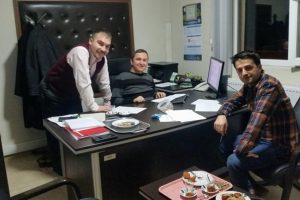 Bursa'da dağ y&ouml;resinin y&uuml;z&uuml; 10 bin koyunla g&uuml;l&uuml;yor