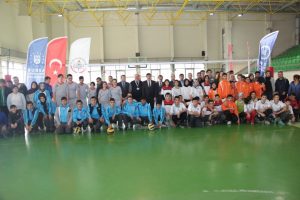 Bursa'da &ouml;zel sporculardan voleybol ş&ouml;leni