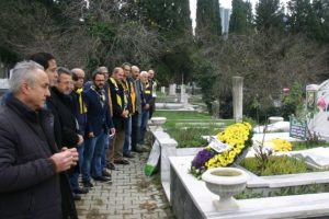 Ş&uuml;kr&uuml; Saracoğlu mezarı başında anıldı