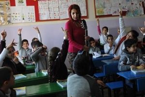 &Ouml;ğretmenlerin alan değişikliği başvuru s&uuml;resi uzatıldı