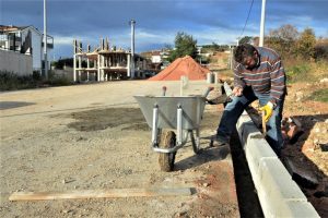 Bursa Osmangazi'de yol ve kaldırımlara makyaj