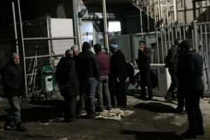 Liseli kız, parkta canına kıydı