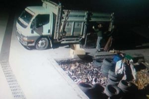 Bursa'da otomotiv firmasından hırsızlık! 3 g&ouml;zaltı
