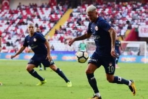 Menez, Antalyaspor'dan ayrılmak istiyor