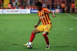 Kayserisporlu Mendes tarihe ge&ccedil;ti