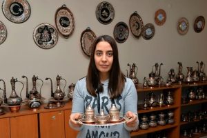 Kadınlar bakıra hayat veriyor
