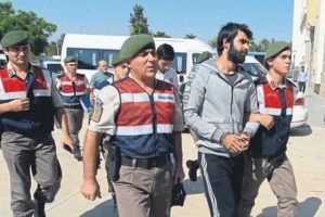 Kitaptan 'esinlenip' &ouml;ld&uuml;rm&uuml;şler! Kitabın yazarı da...