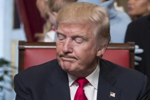 Trump'tan 'sıkı giyinin' mesajı