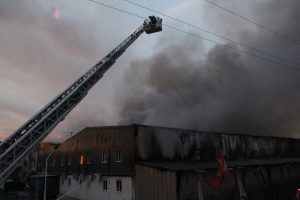 Kocaeli'de fabrika yangını kontrol altında