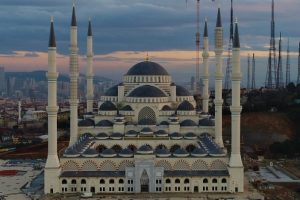 Y&uuml;zde 90'ı bitti: &Ccedil;amlıca Camii havadan g&ouml;r&uuml;nt&uuml;lendi