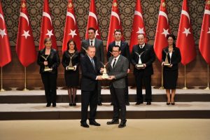 T&Uuml;BİTAK teşvik &ouml;d&uuml;l&uuml;n&uuml; Bursa B&uuml;y&uuml;korhan'dan Do&ccedil;. Dr. Sevik aldı