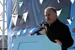 Bakan Arslan'dan Kılı&ccedil;daroğlu'na 'tek tip kıyafet' cevabı