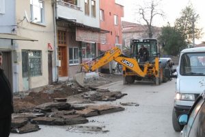 Bursa G&uuml;rsu'da yollara bakım