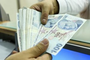 Asgari &uuml;cret g&ouml;r&uuml;şmeleri s&uuml;r&uuml;yor